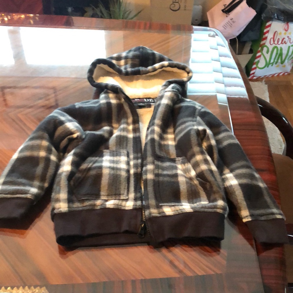 True size 5 boys warm fuzzy jacket - excellent condition!